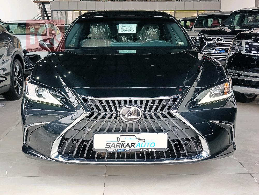 Lexus ES